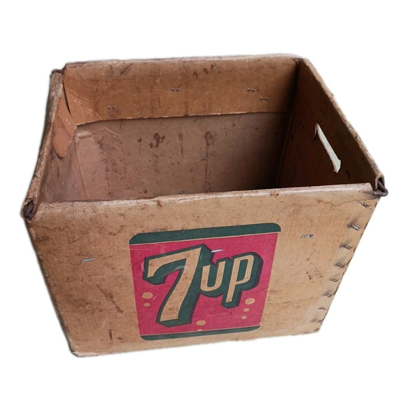Vintage 7 Up Metal Frame Soda Pop Crate Carrier